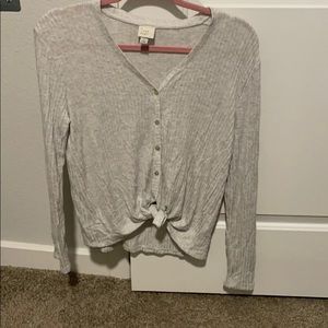 ❌❌ SOLD ❌❌.  Long sleeve tie knot tee